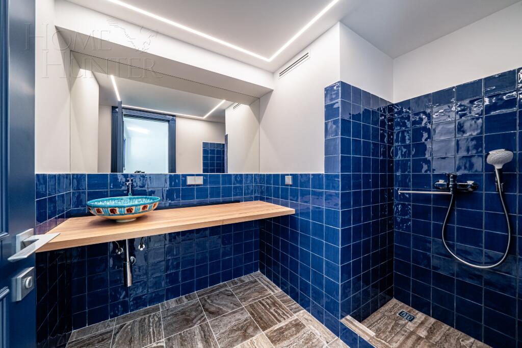 2-этажный коттедж 1 330 м² с отделкой