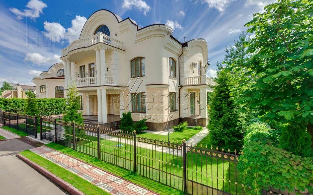 2-этажный коттедж 643 м² с отделкой