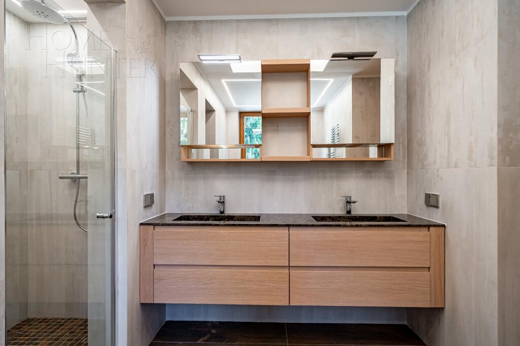 2-этажный коттедж 1 330 м² с отделкой