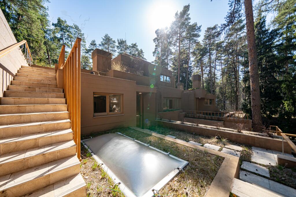 2-этажный коттедж 1 330 м² с отделкой