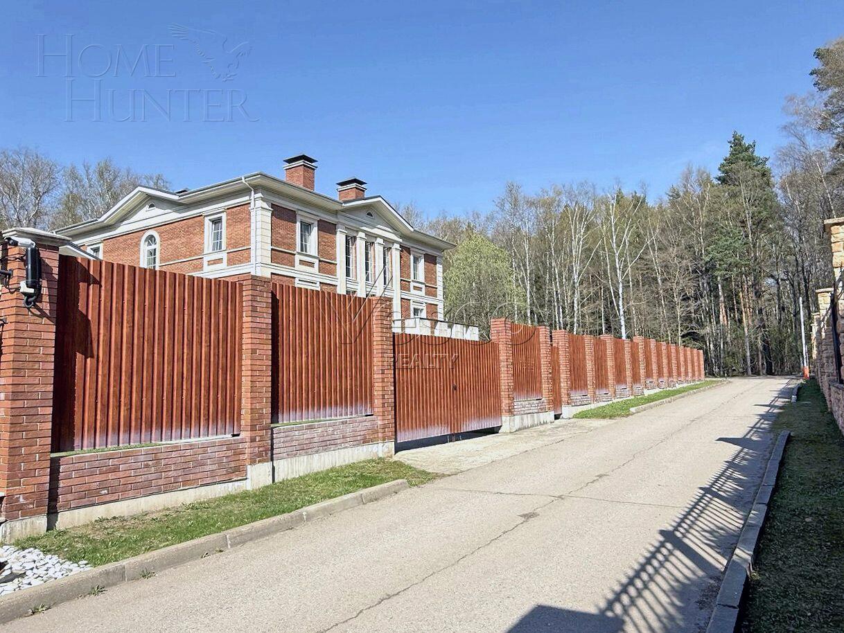 2-этажный коттедж 1 320 м² без отделки