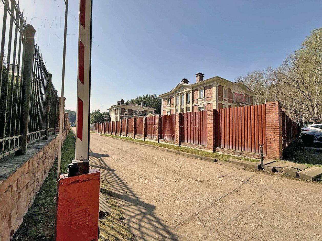 2-этажный коттедж 1 320 м² без отделки