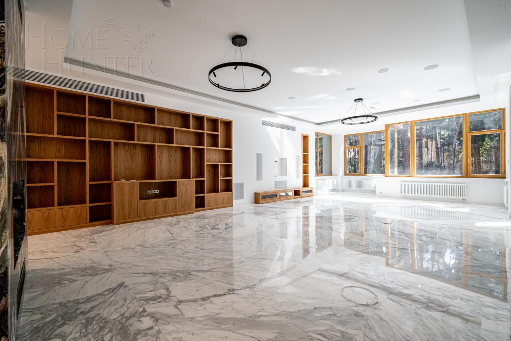 2-этажный коттедж 1 330 м² с отделкой