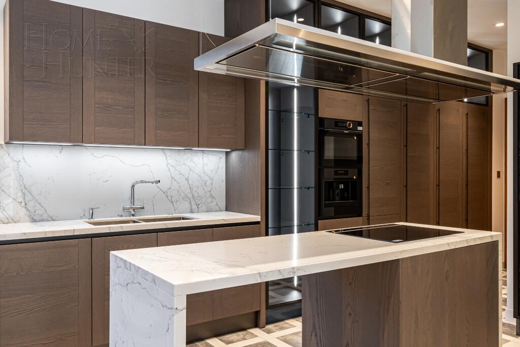 2-этажный коттедж 1 330 м² с отделкой