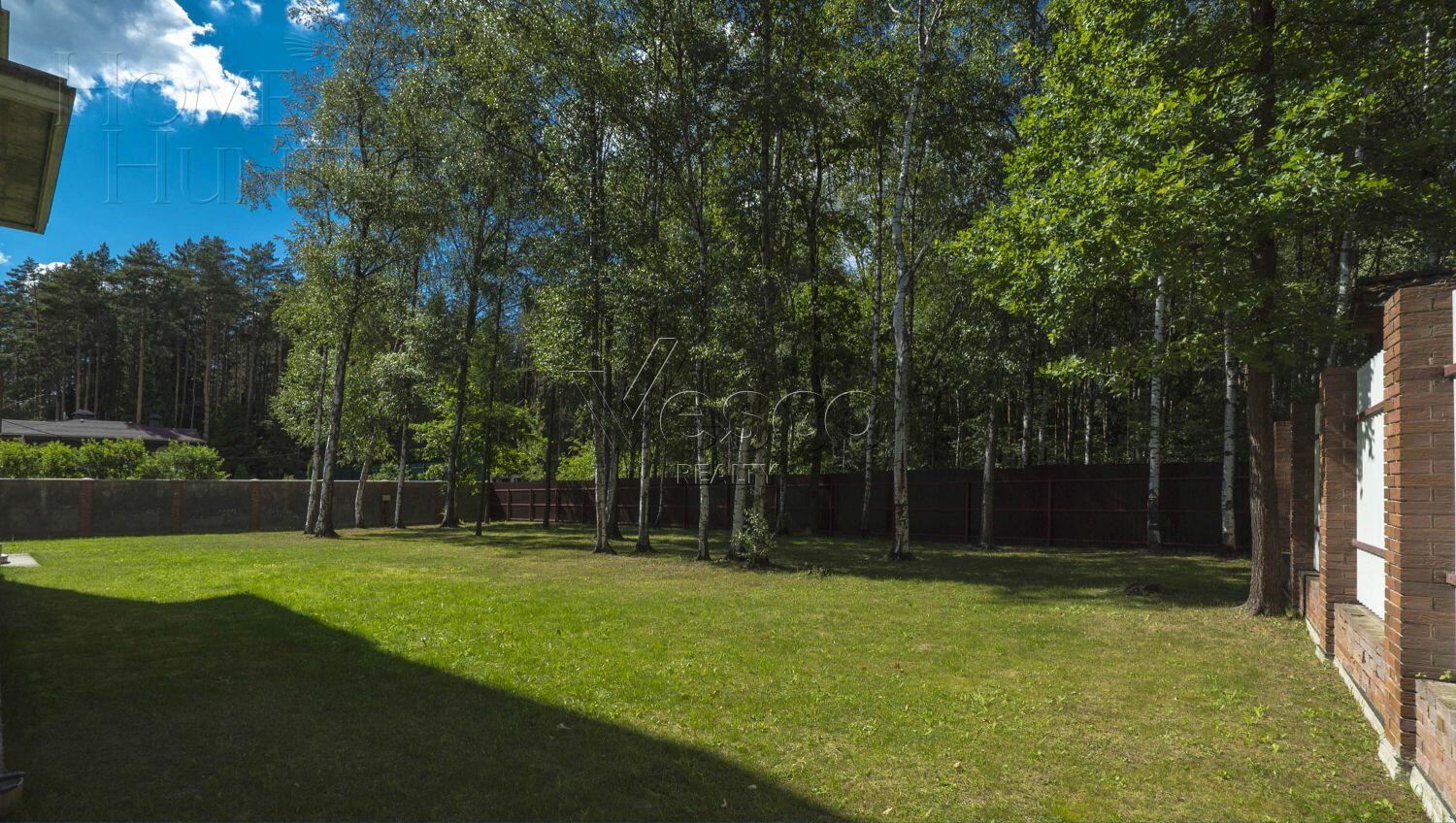 2-этажный коттедж 1 320 м² без отделки