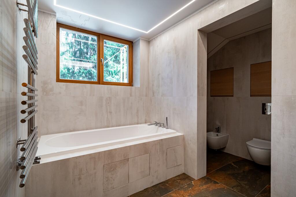 2-этажный коттедж 1 330 м² с отделкой