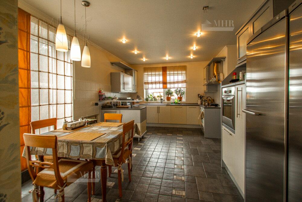 2-этажный коттедж 380 м² с отделкой