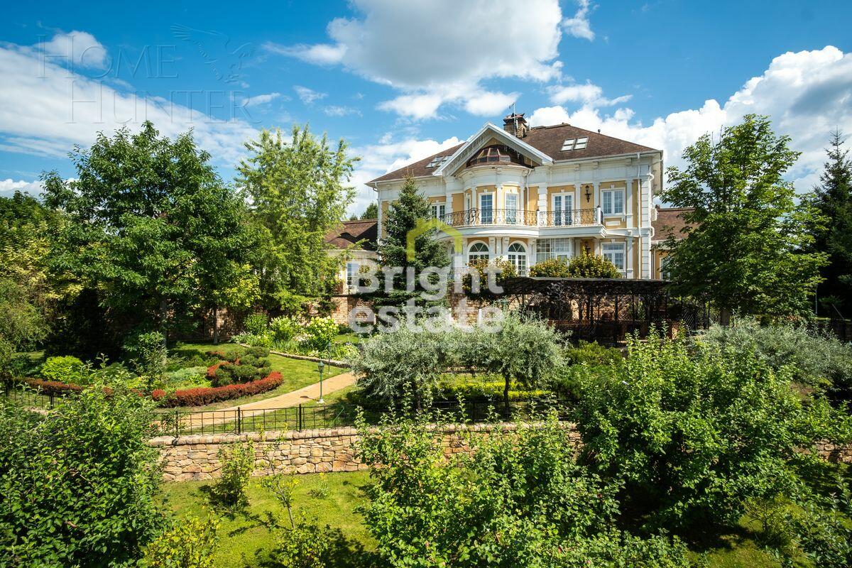 2-этажный коттедж 1 624 м² с отделкой