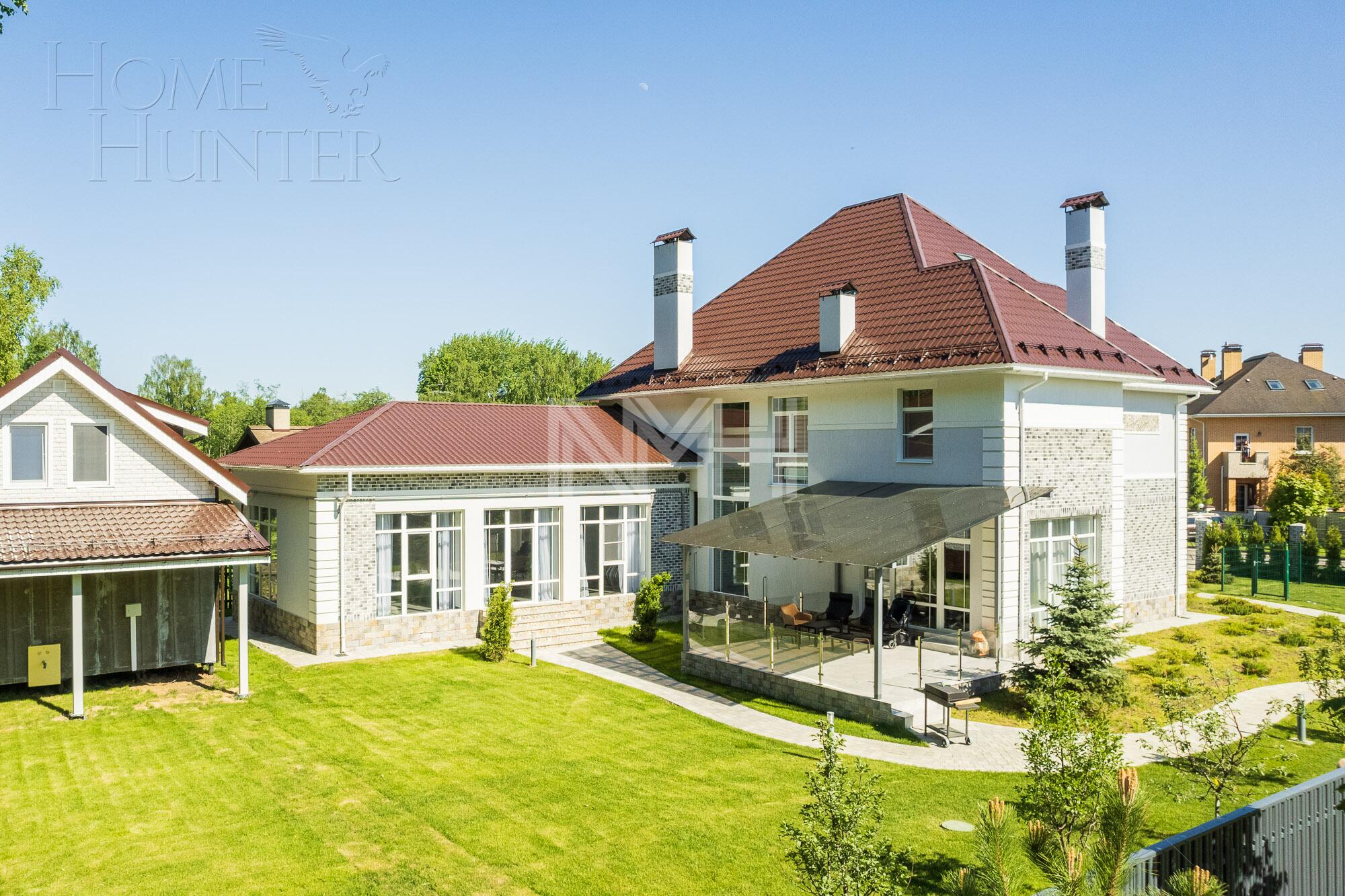 3-этажный коттедж 630 м² с отделкой