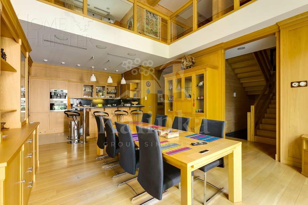 2-этажный коттедж 1 300 м² с отделкой