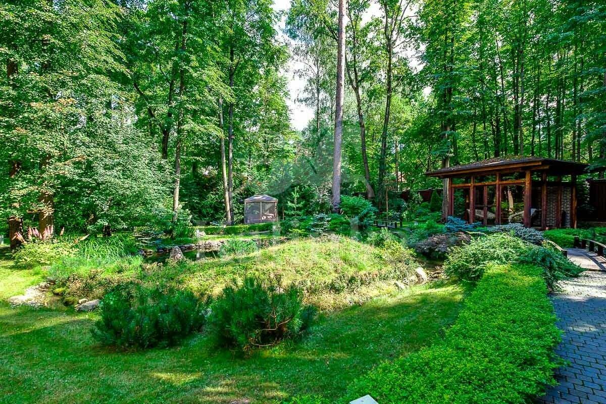 2-этажный коттедж 1 300 м² с отделкой