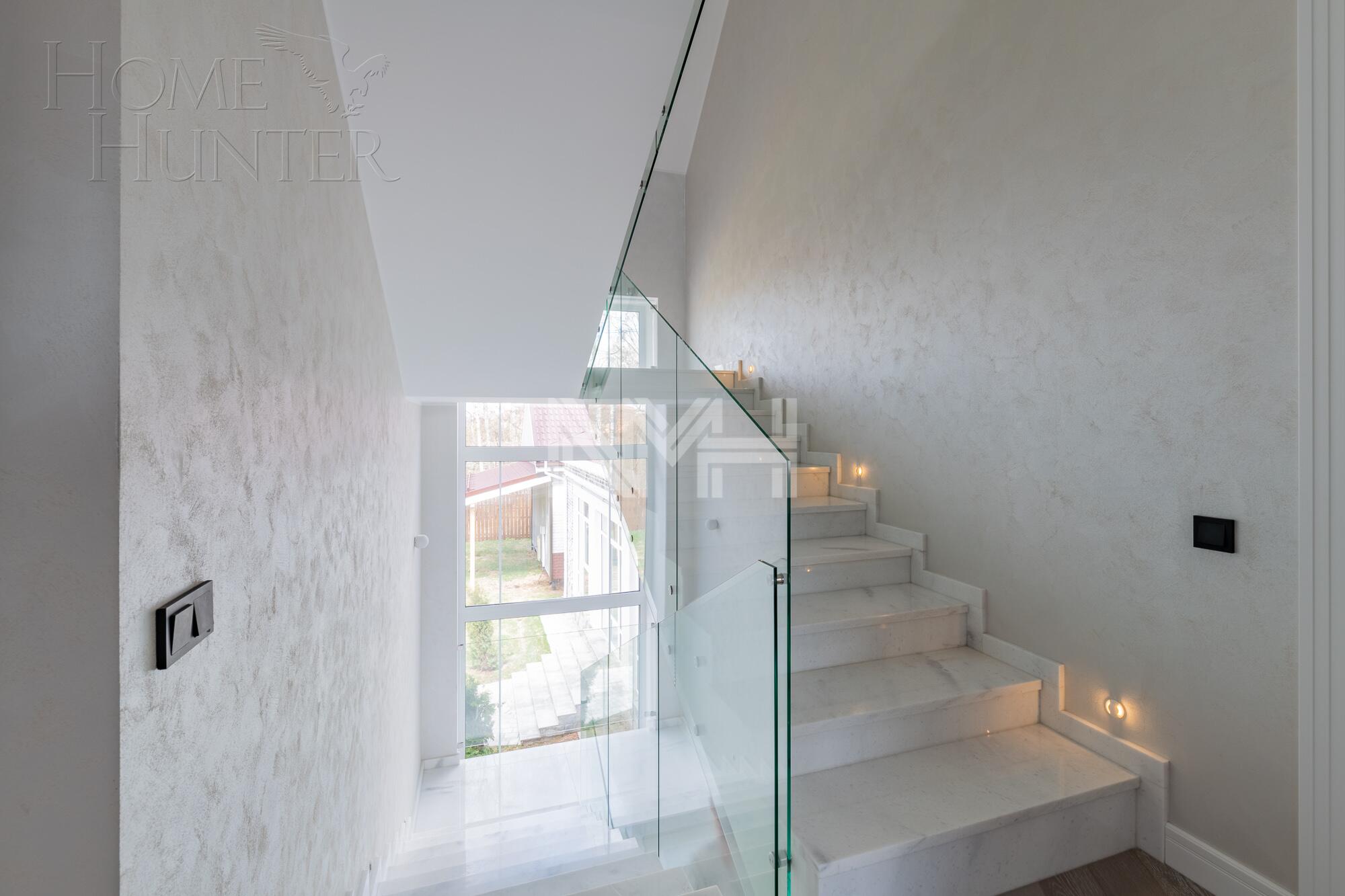 3-этажный коттедж 630 м² с отделкой