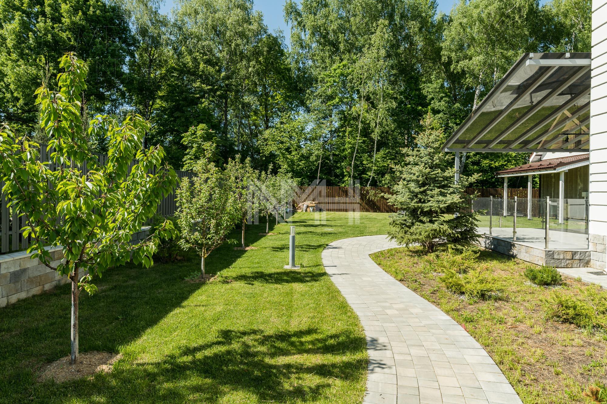 3-этажный коттедж 630 м² с отделкой