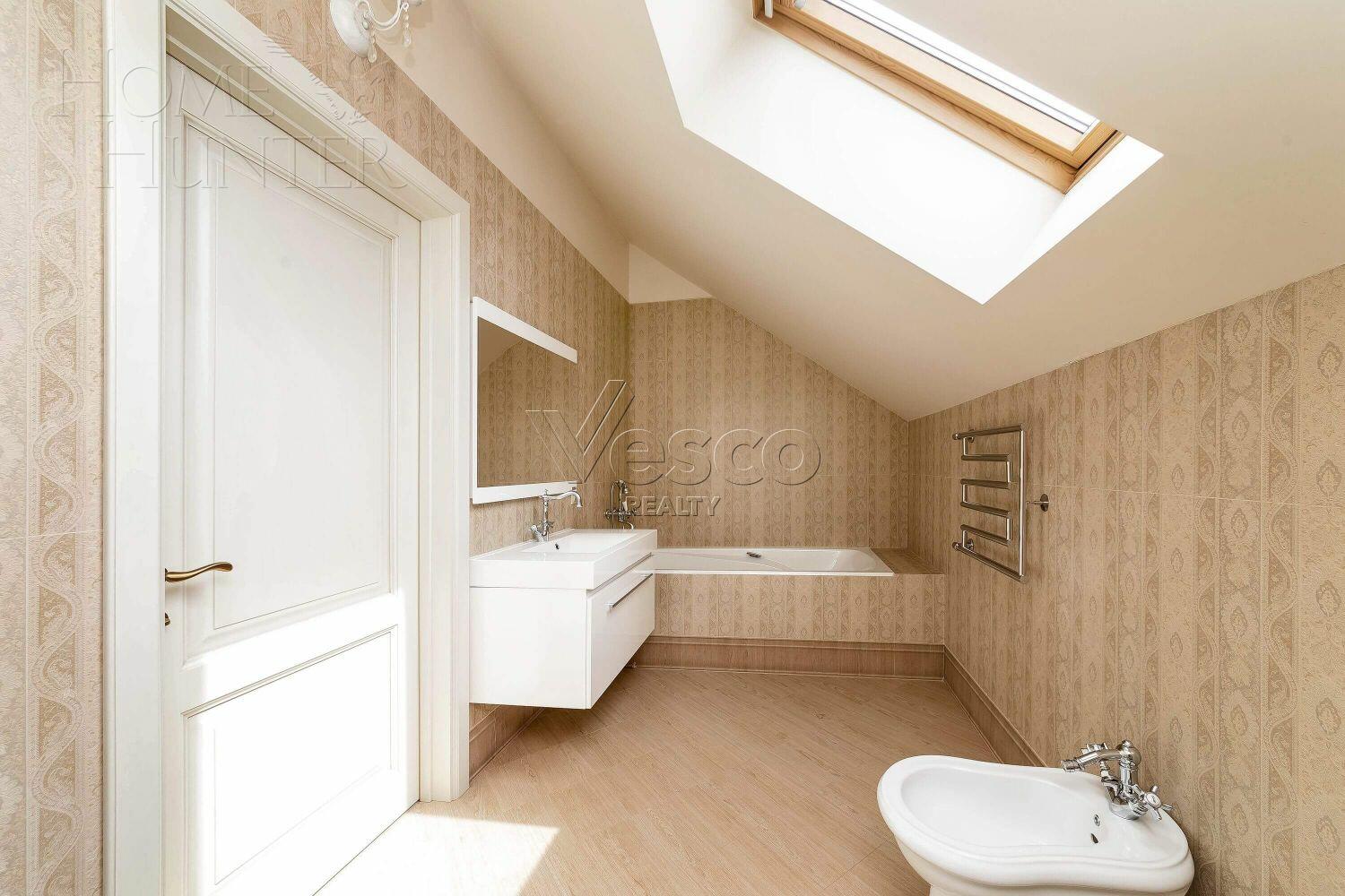 2-этажный коттедж 550 м² с отделкой