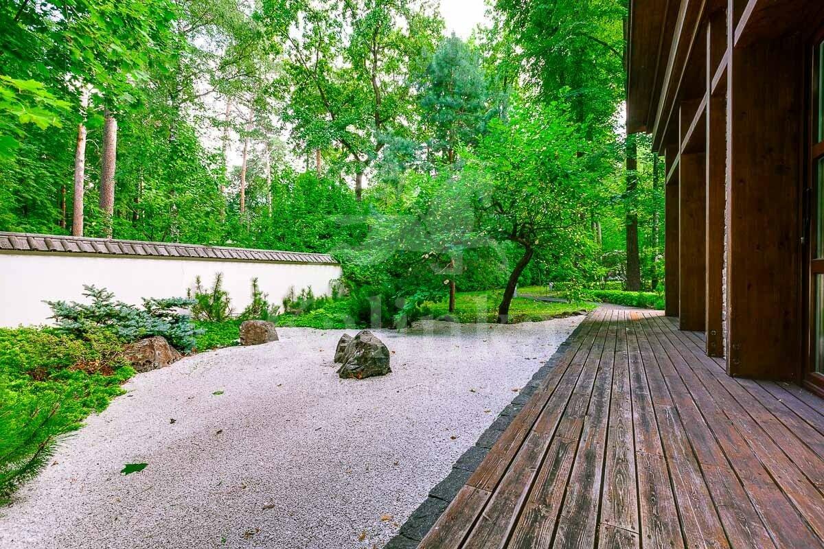 2-этажный коттедж 1 300 м² с отделкой