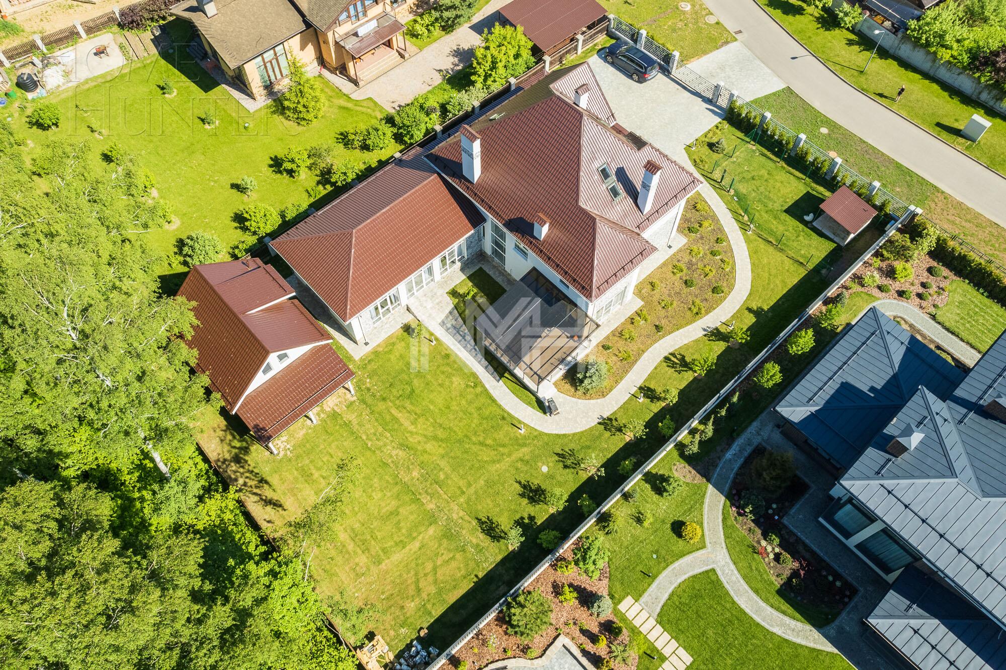 3-этажный коттедж 630 м² с отделкой