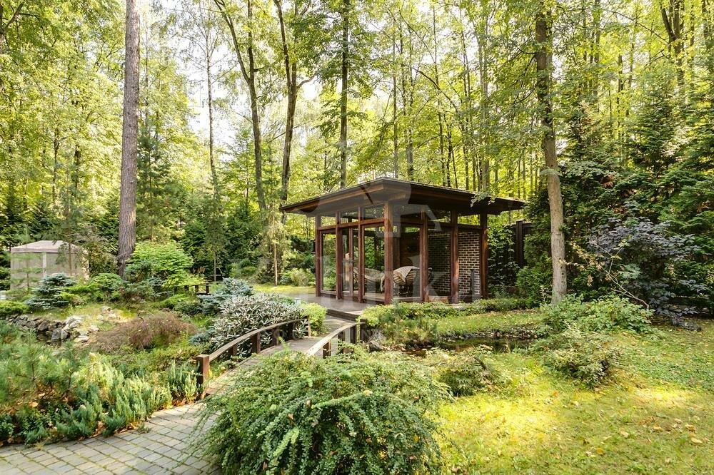 2-этажный коттедж 1 300 м² с отделкой