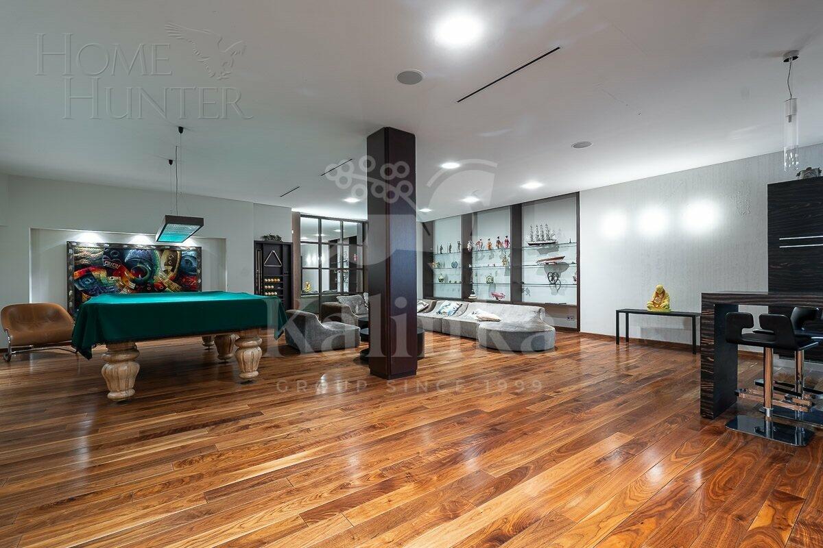 2-этажный коттедж 1 300 м² с отделкой