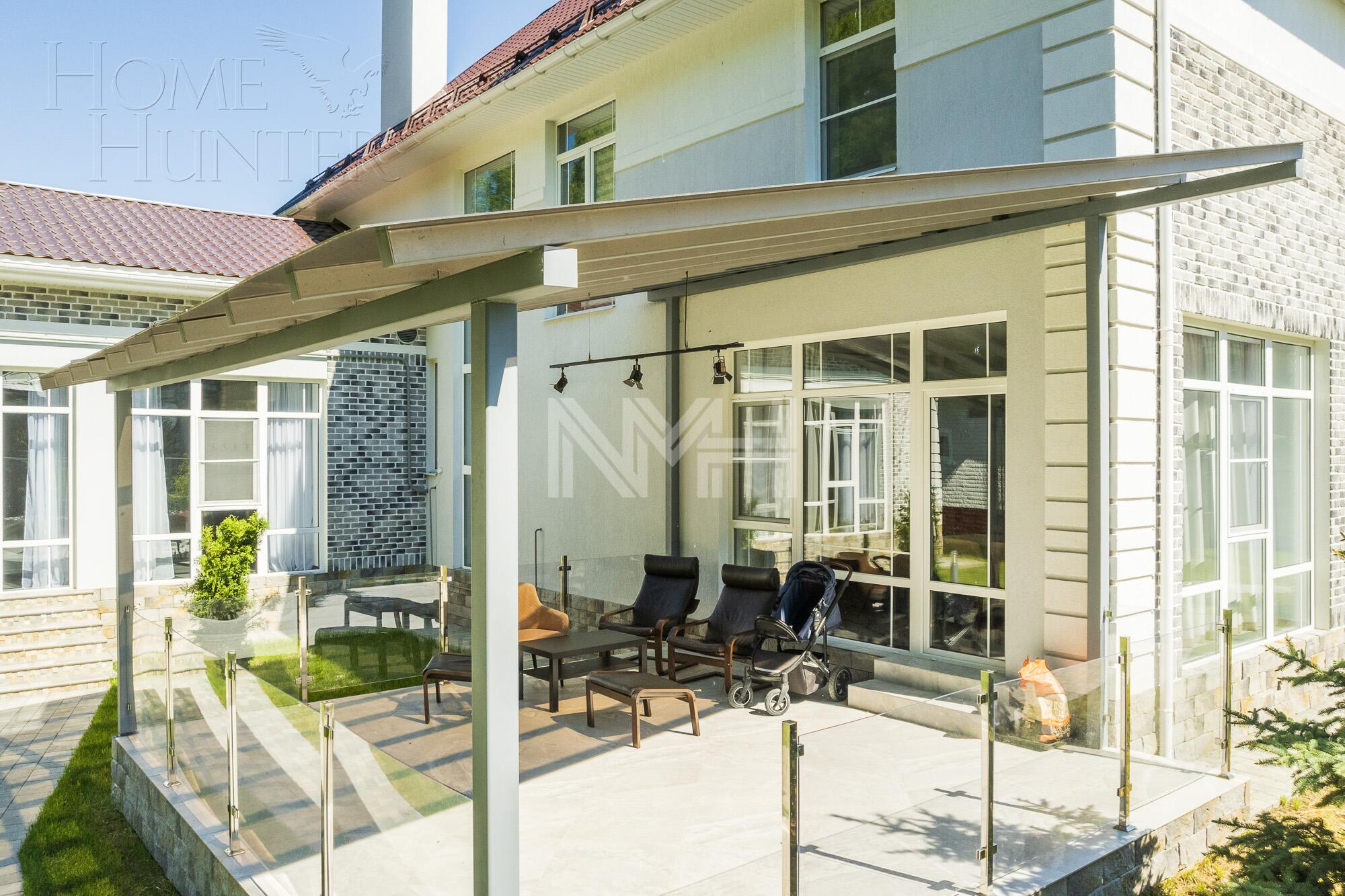 3-этажный коттедж 630 м² с отделкой