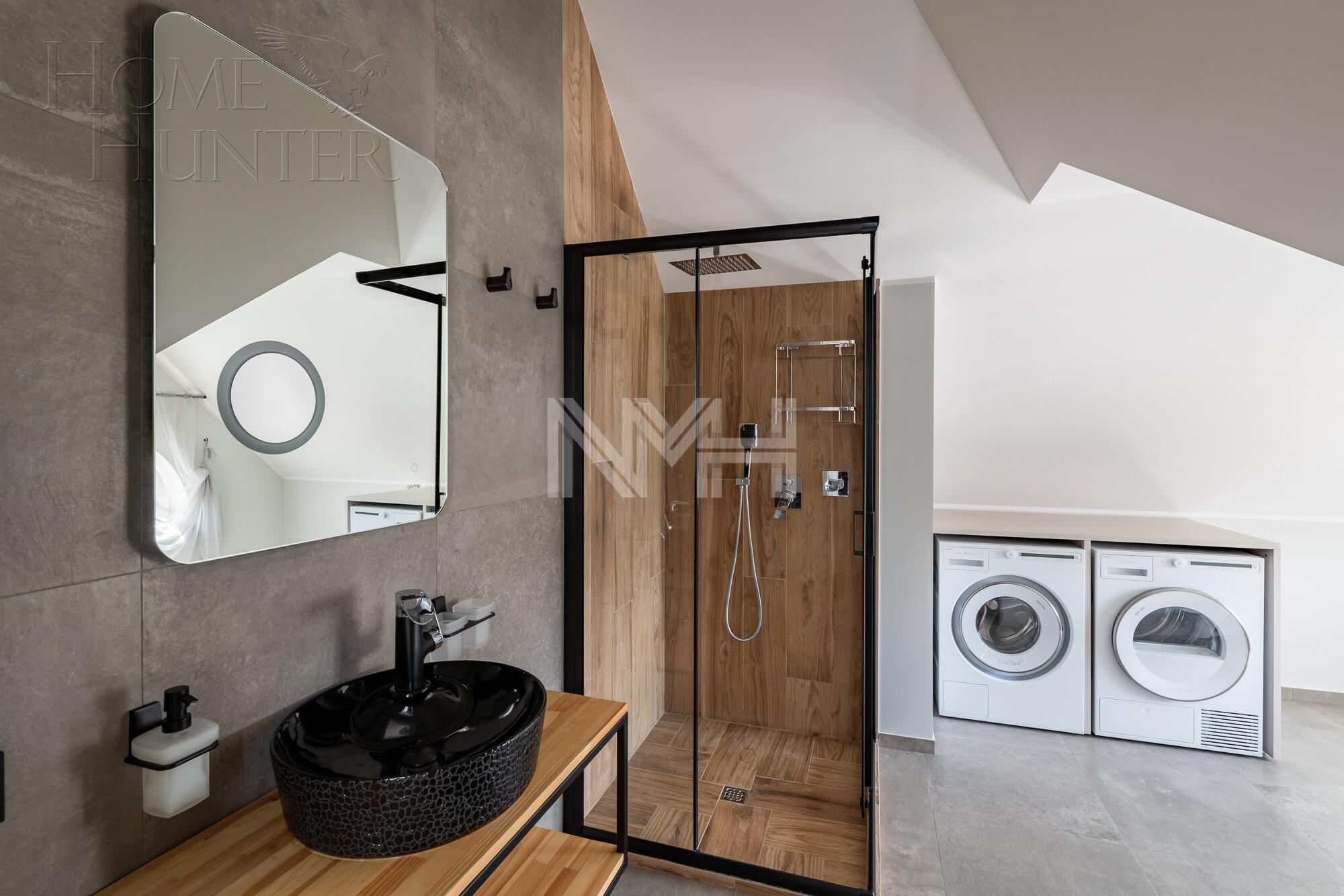 3-этажный коттедж 630 м² с отделкой