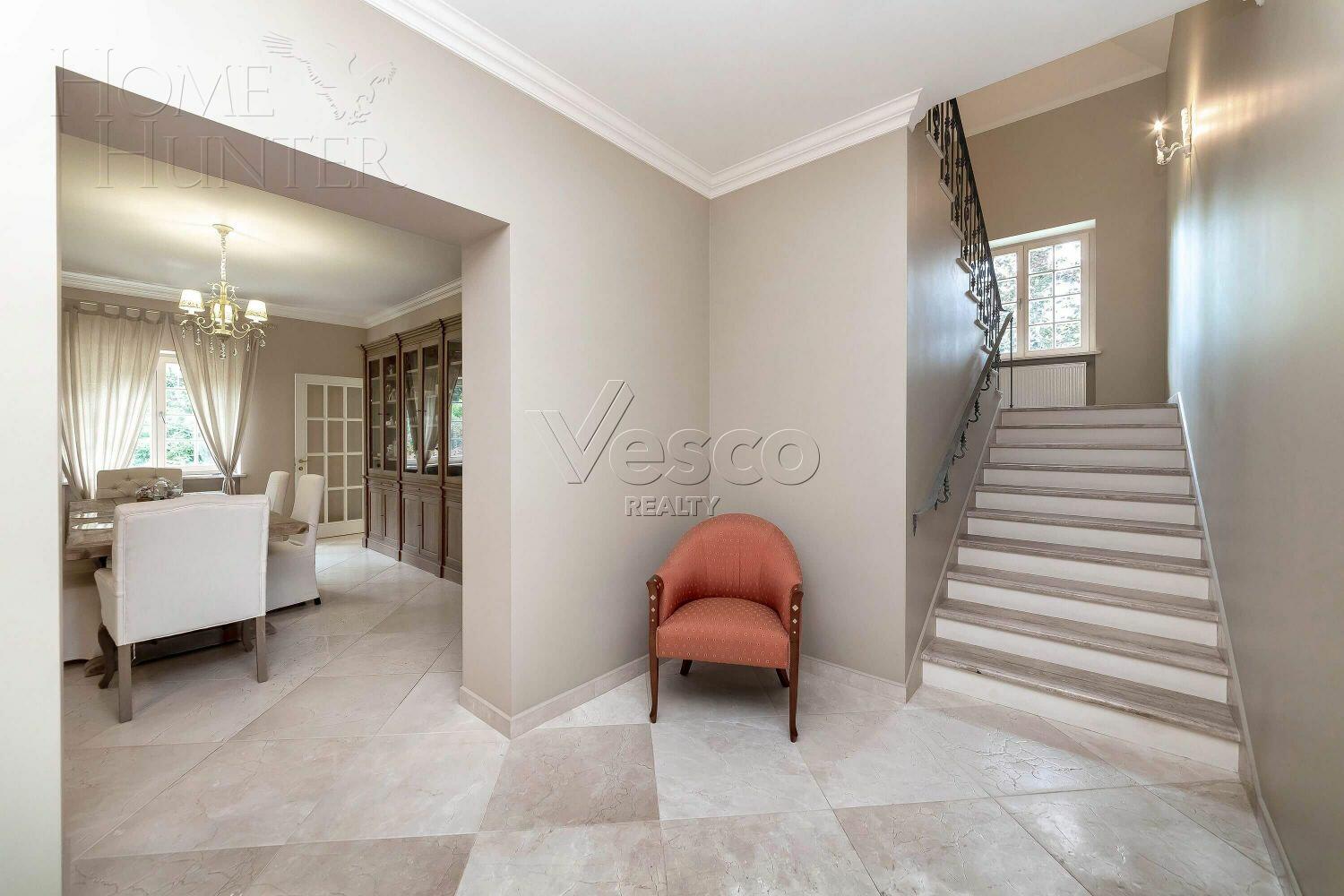 2-этажный коттедж 550 м² с отделкой