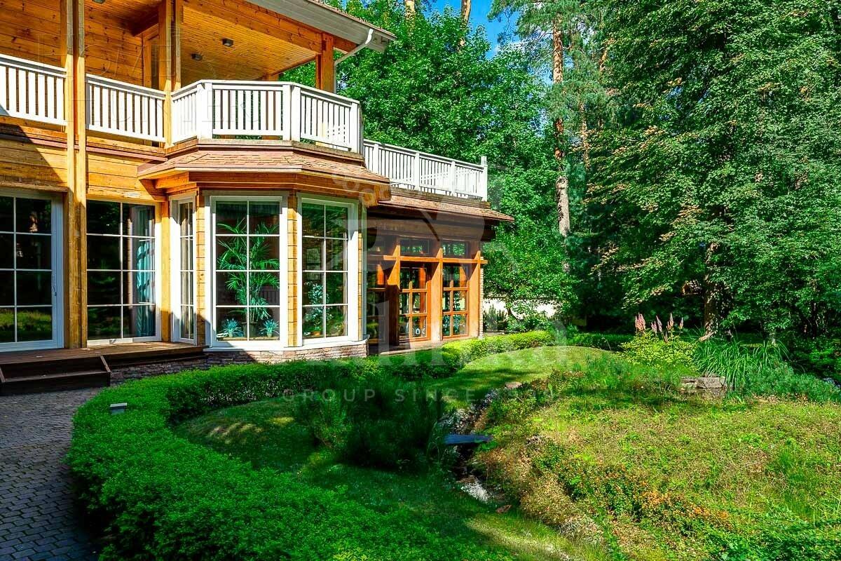 2-этажный коттедж 1 300 м² с отделкой