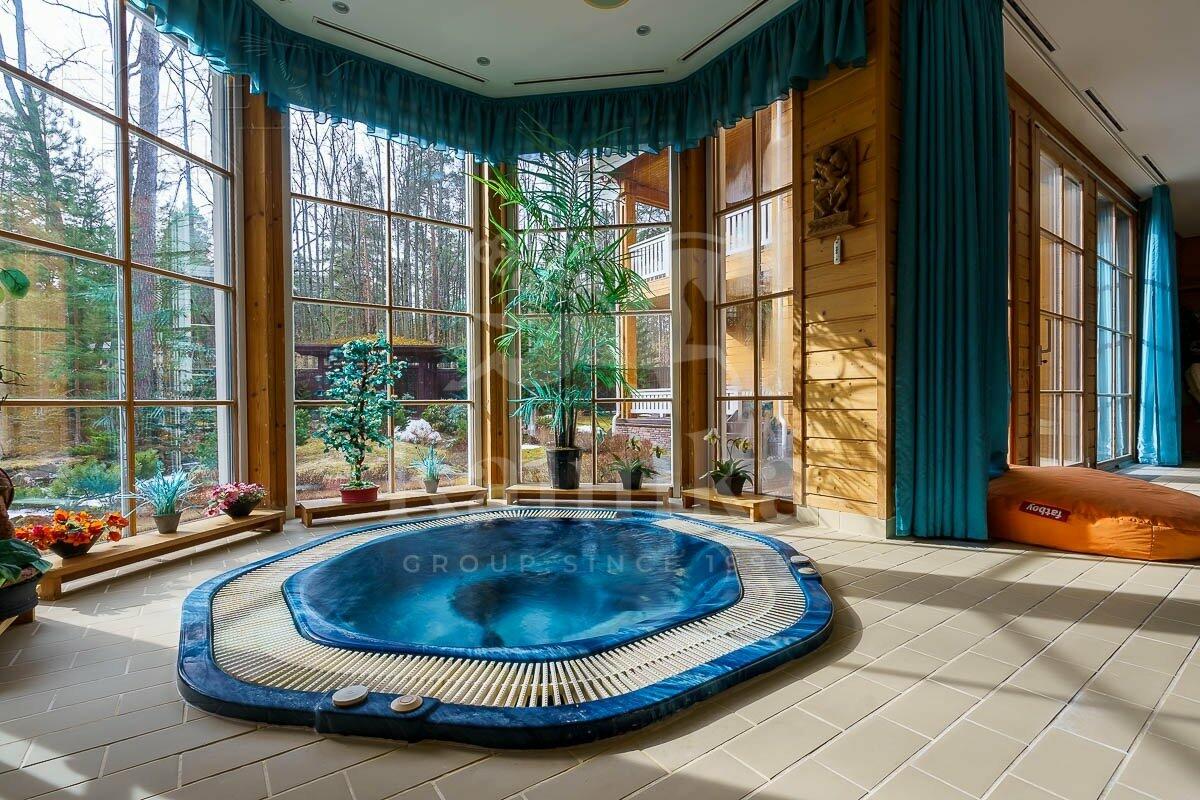 2-этажный коттедж 1 300 м² с отделкой