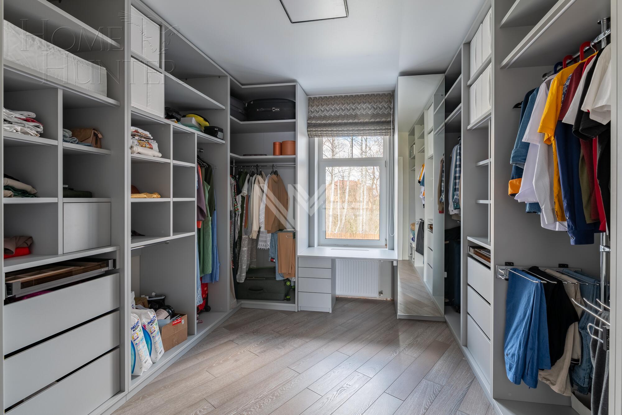 3-этажный коттедж 630 м² с отделкой