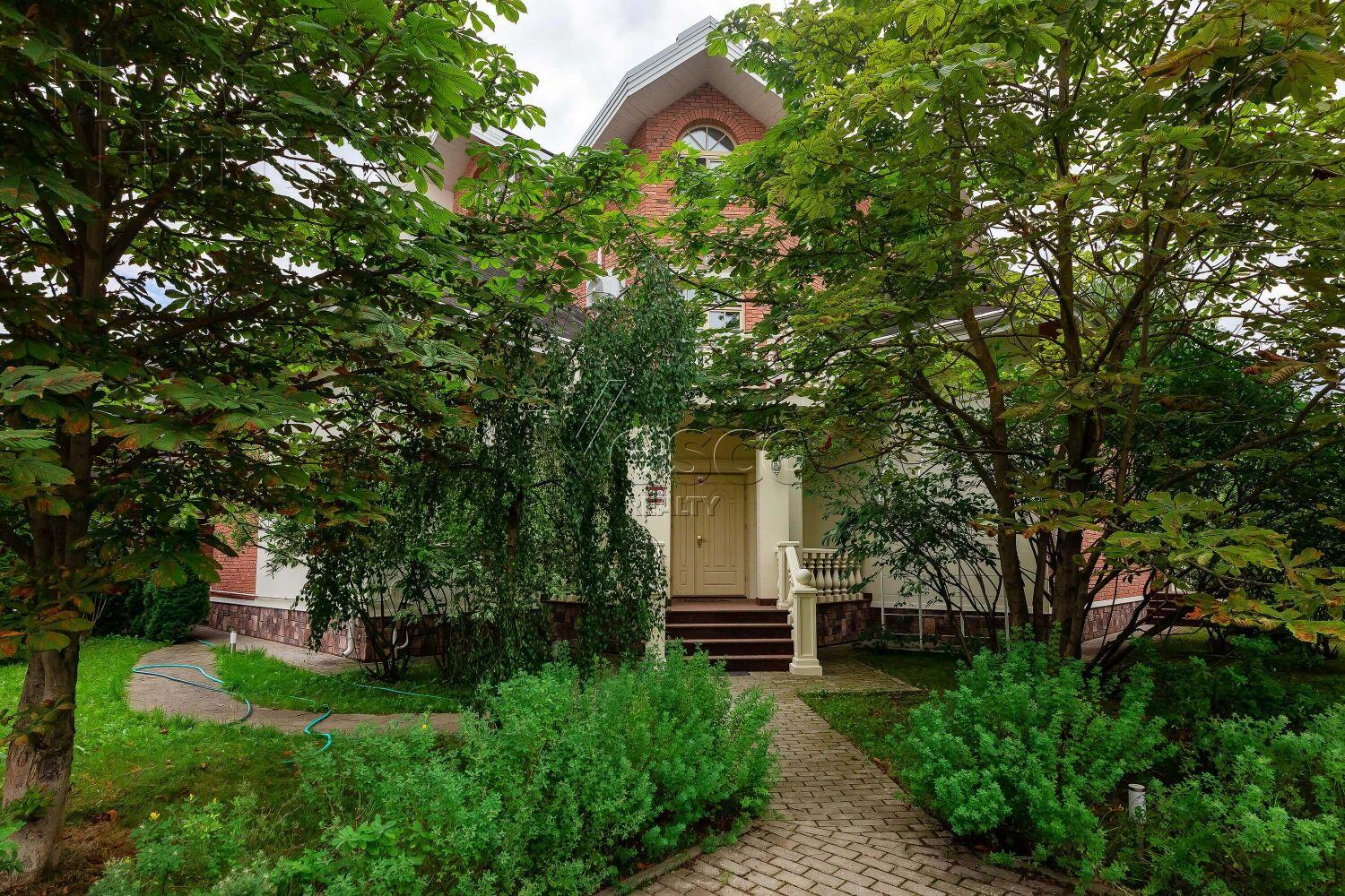 2-этажный коттедж 550 м² с отделкой