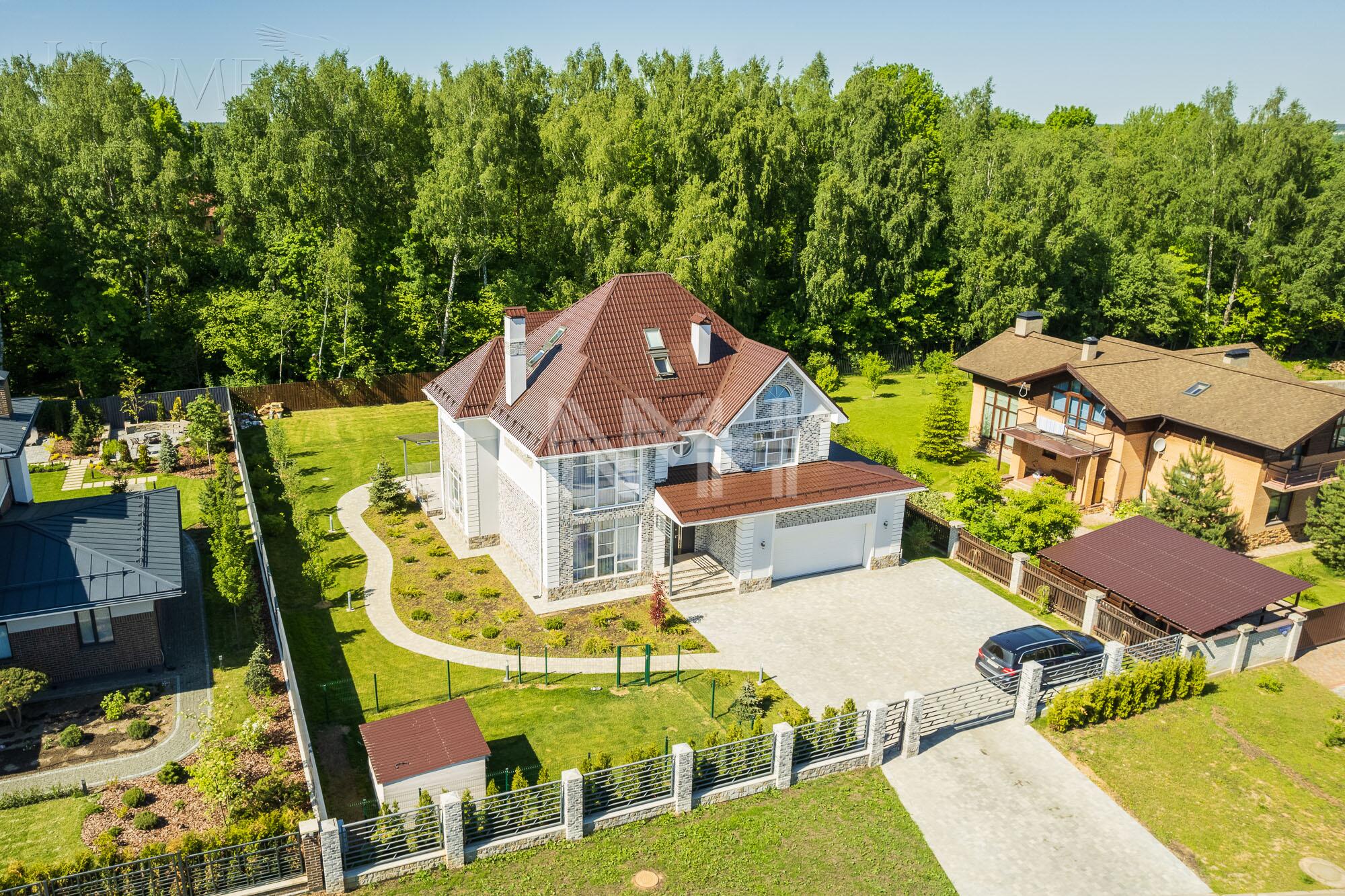 3-этажный коттедж 630 м² с отделкой