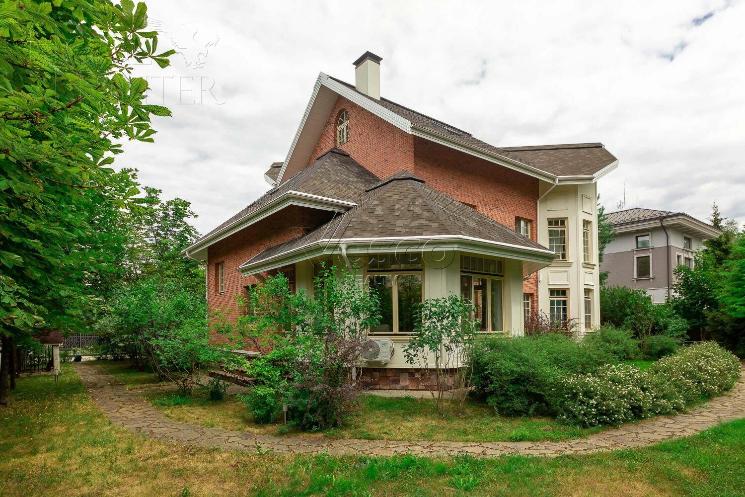 2-этажный коттедж 550 м² с отделкой