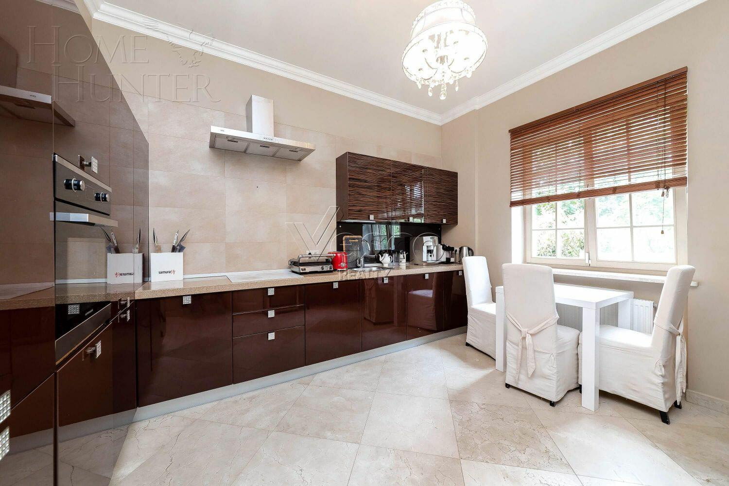 2-этажный коттедж 550 м² с отделкой