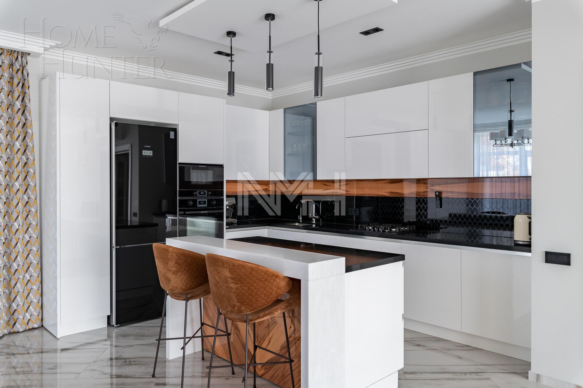 3-этажный коттедж 630 м² с отделкой