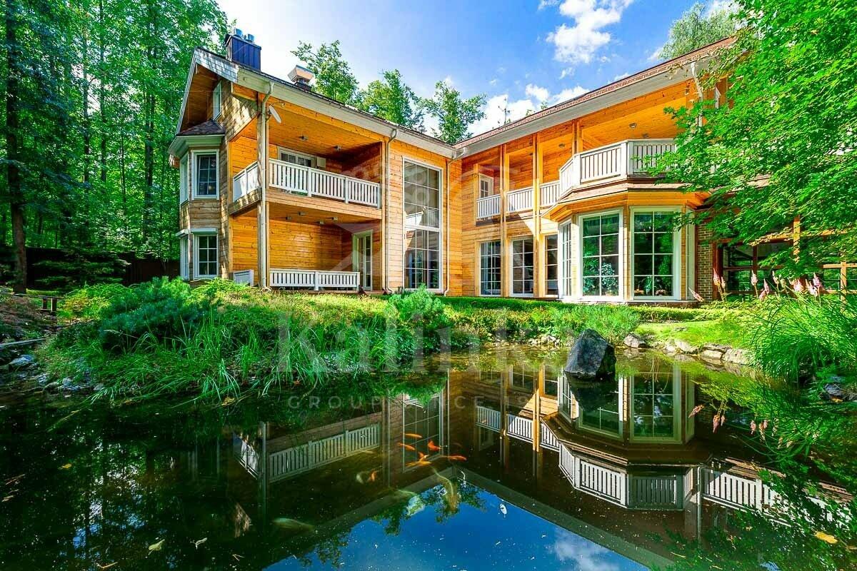 2-этажный коттедж 1 300 м² с отделкой