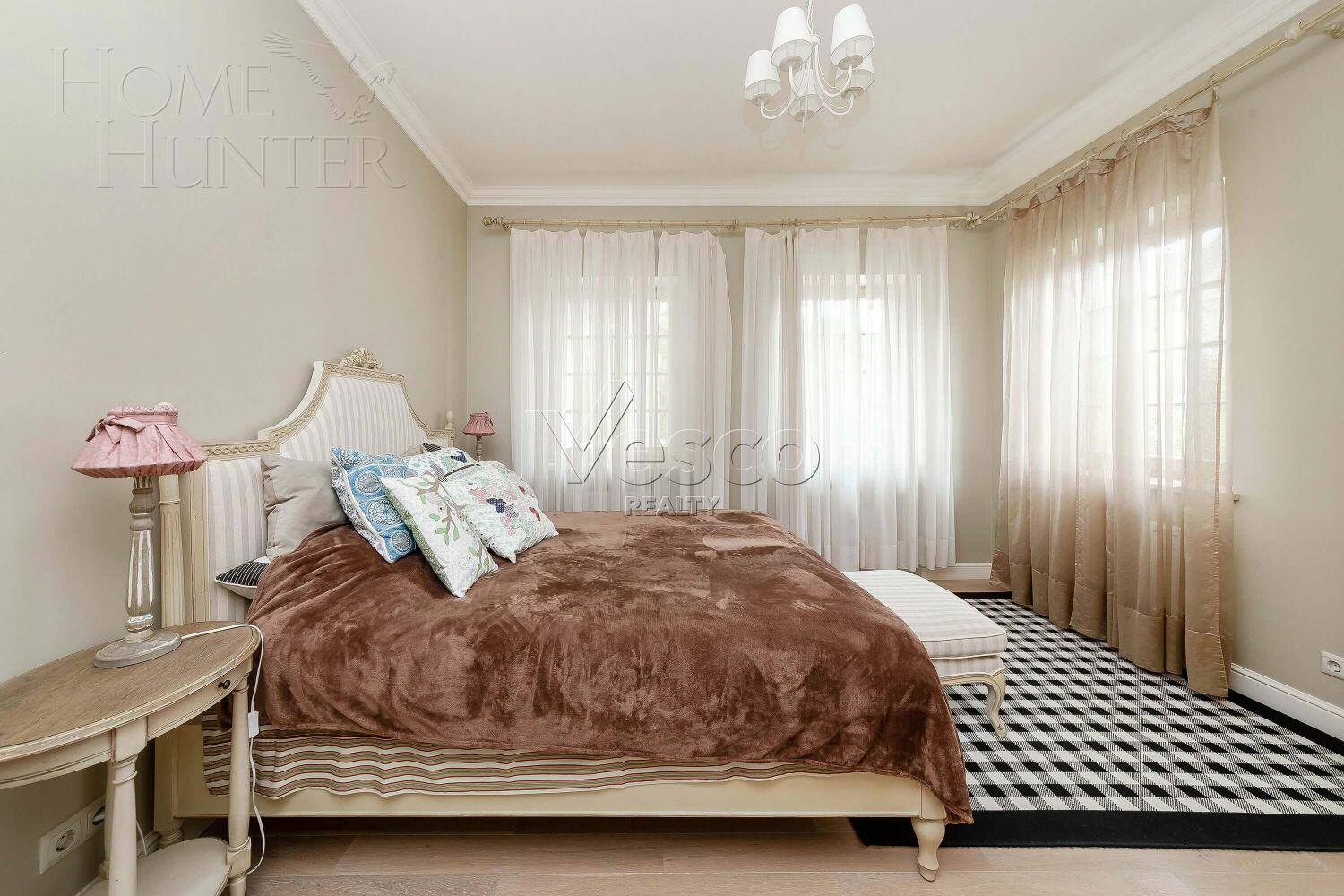 2-этажный коттедж 550 м² с отделкой