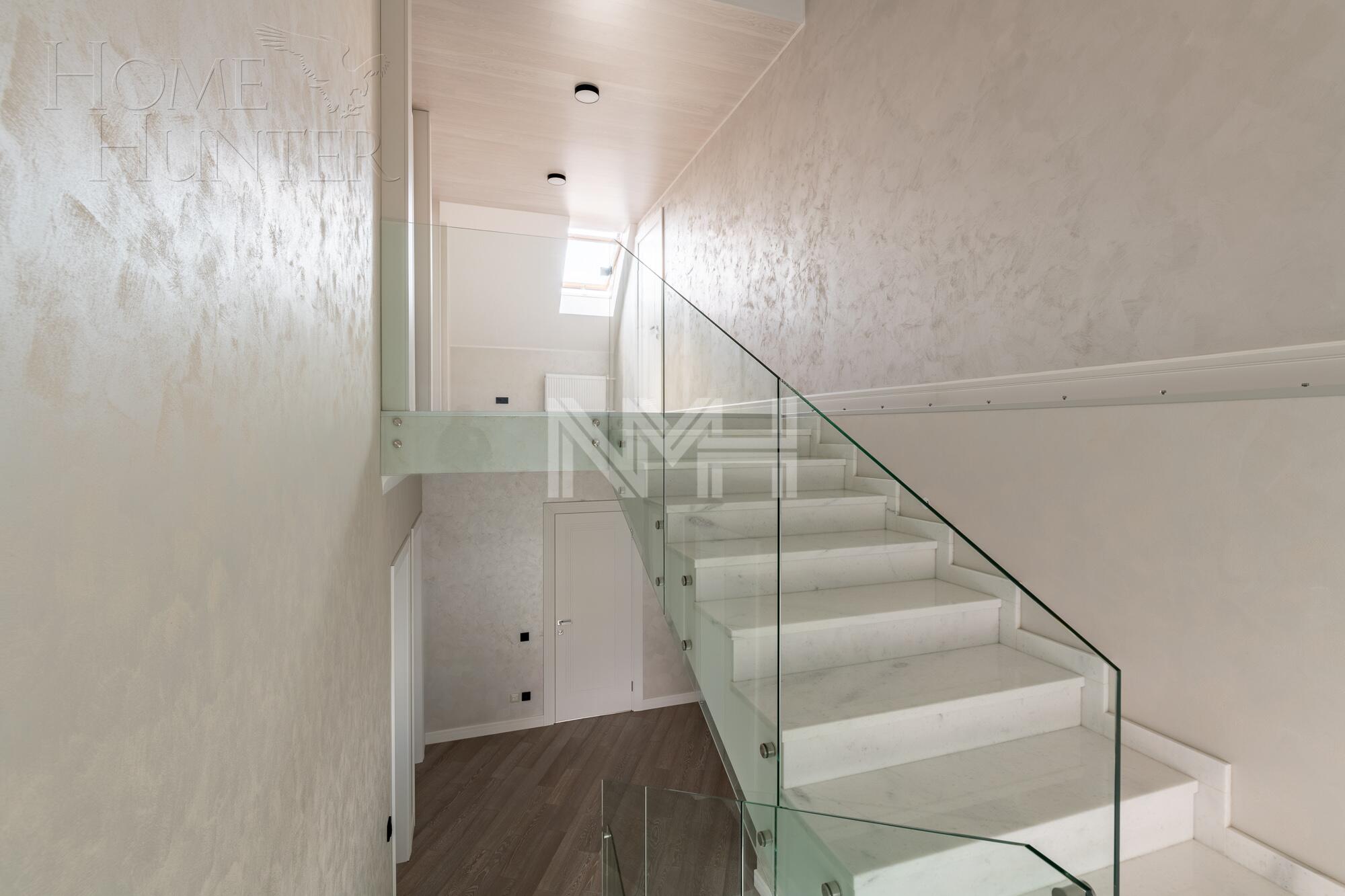 3-этажный коттедж 630 м² с отделкой