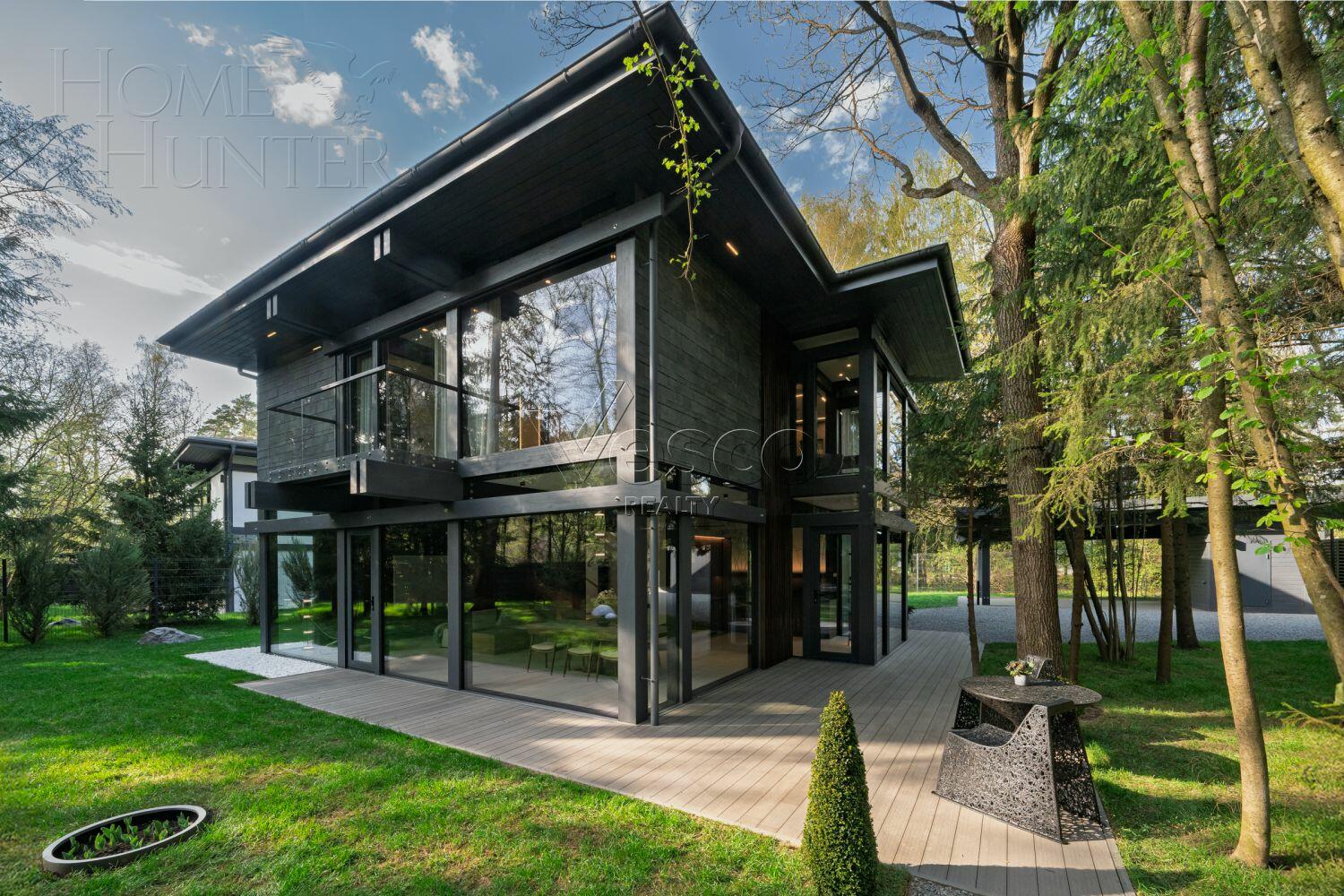 2-этажный коттедж 300 м² с отделкой