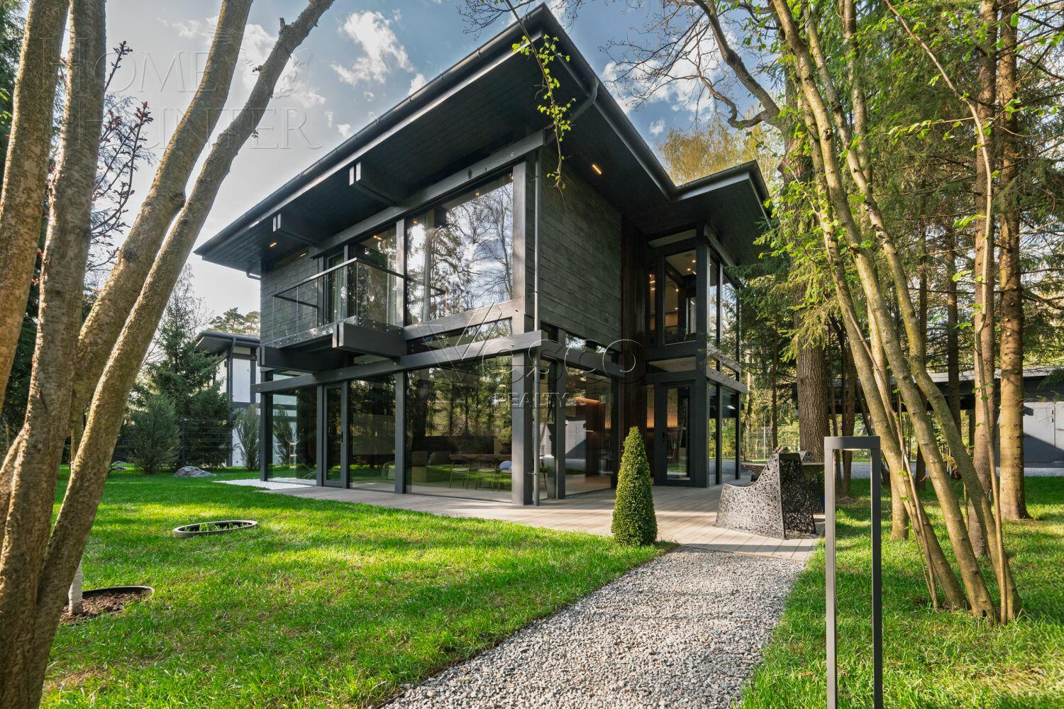 2-этажный коттедж 300 м² с отделкой