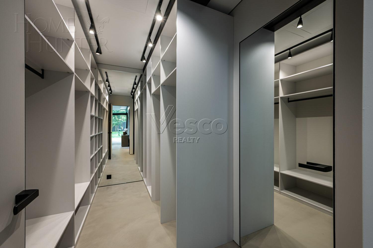 2-этажный коттедж 300 м² с отделкой