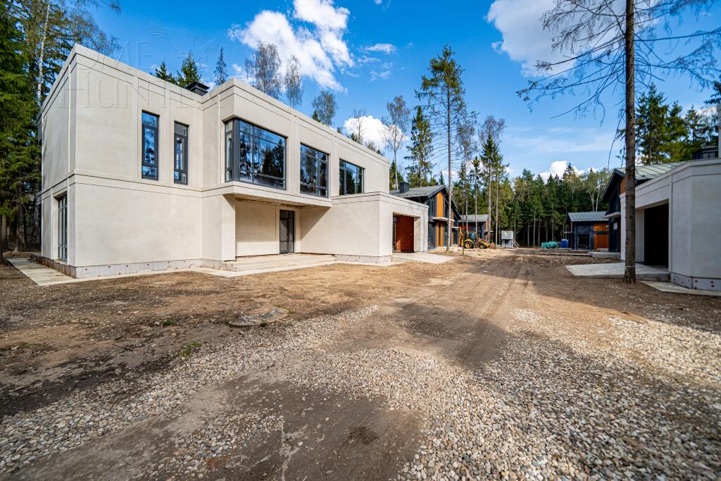 2-этажный коттедж 520 м² без отделки