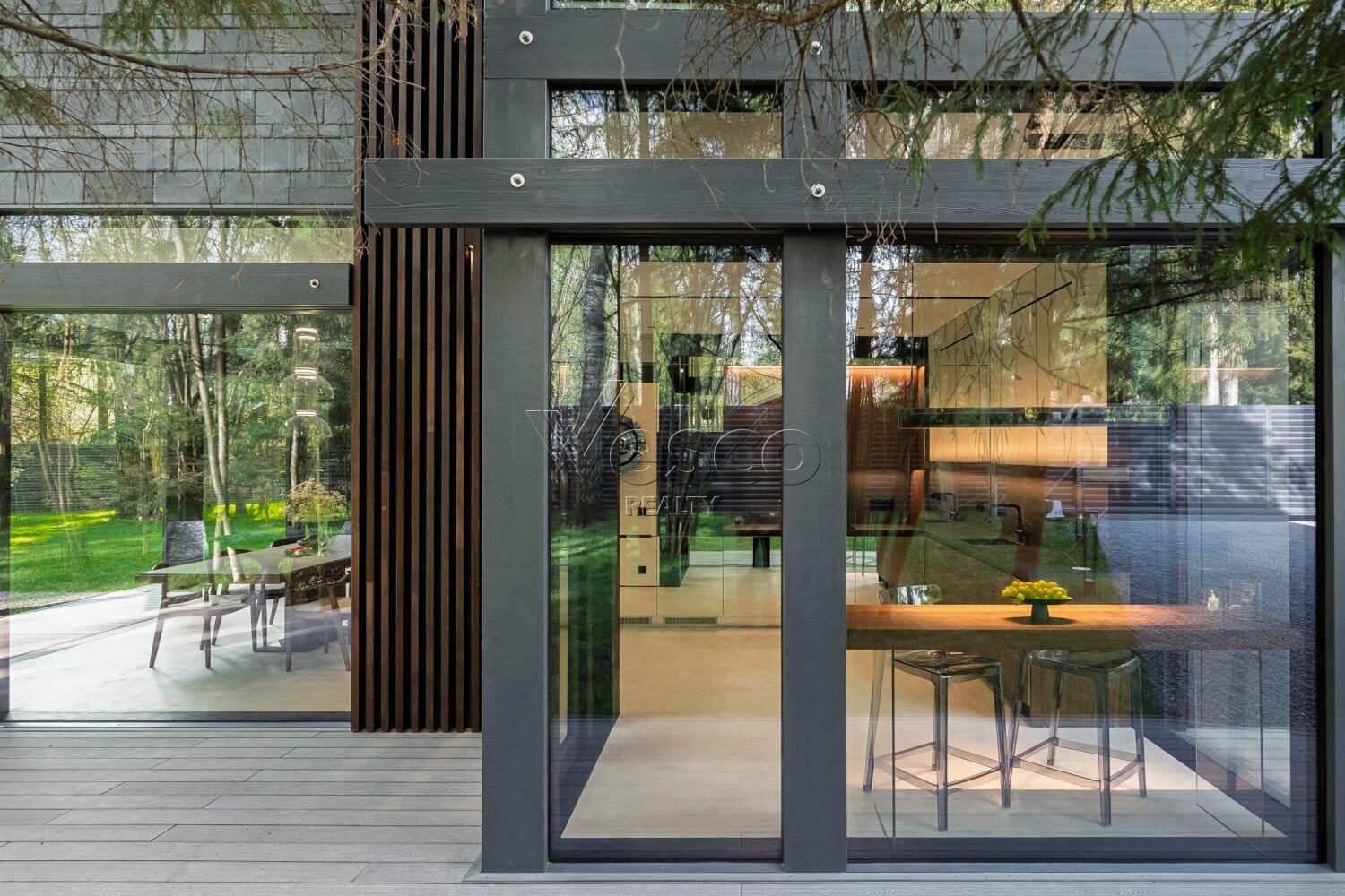 2-этажный коттедж 300 м² с отделкой