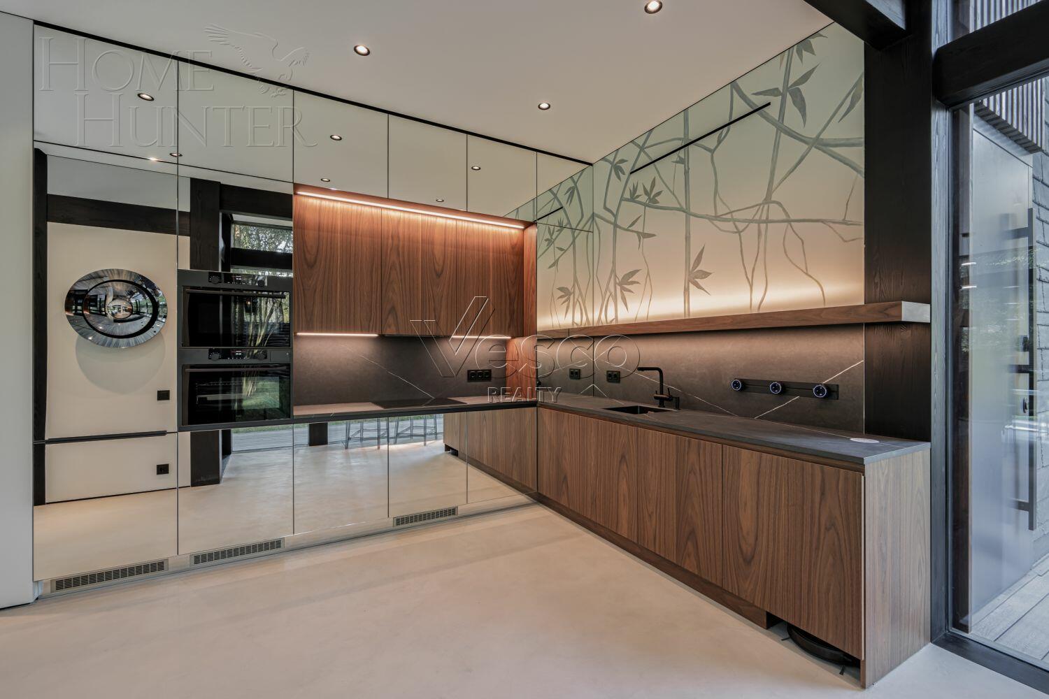 2-этажный коттедж 300 м² с отделкой