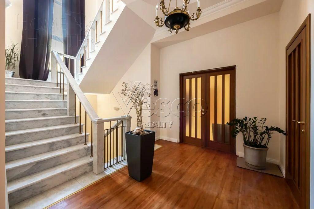 2-этажный коттедж 580 м² с отделкой