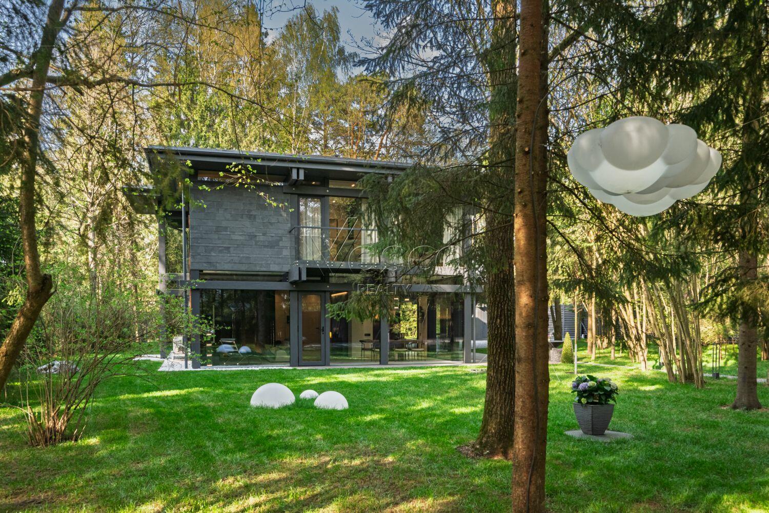 2-этажный коттедж 300 м² с отделкой