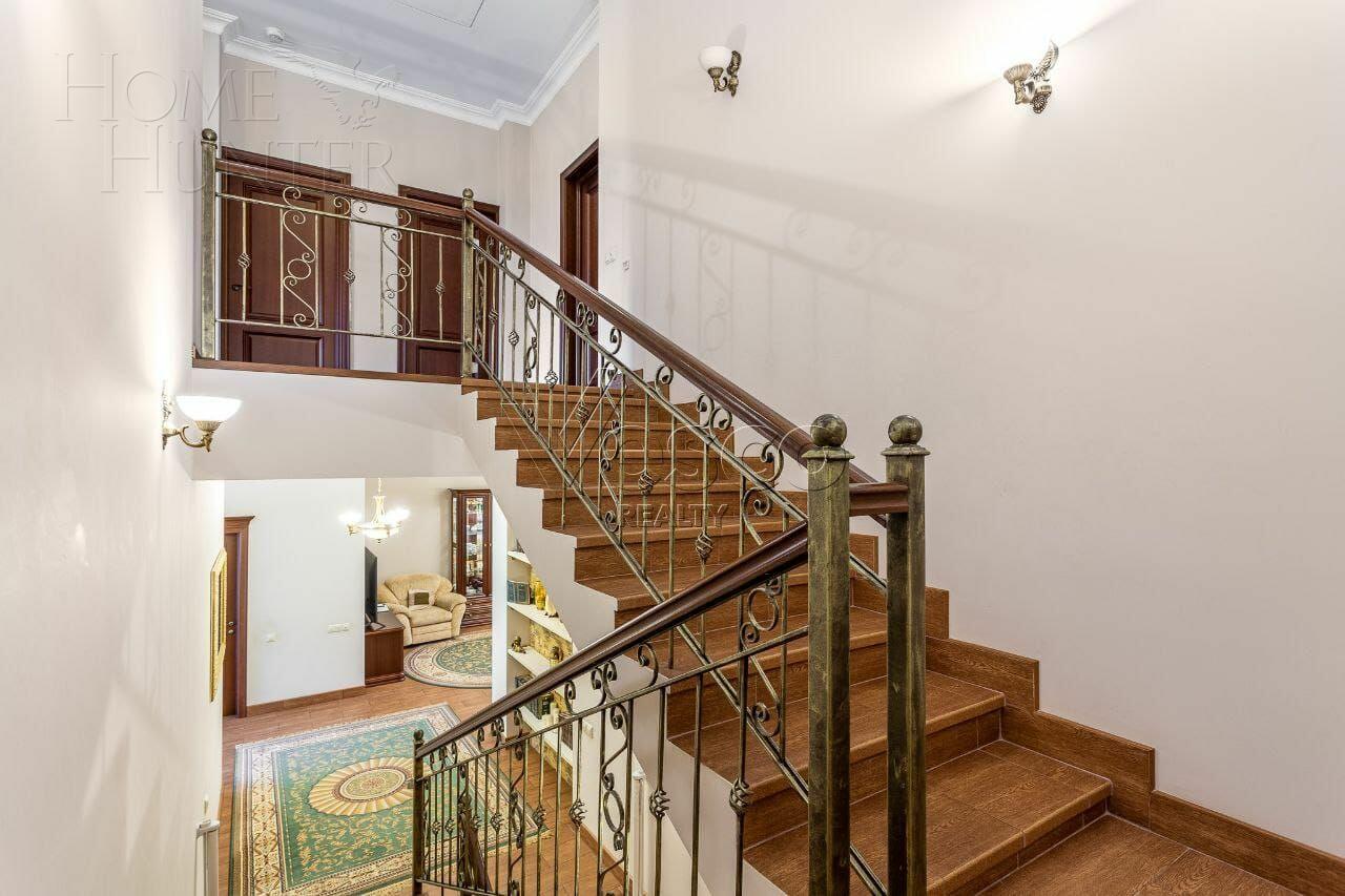 2-этажный таунхаус 267 м² с отделкой