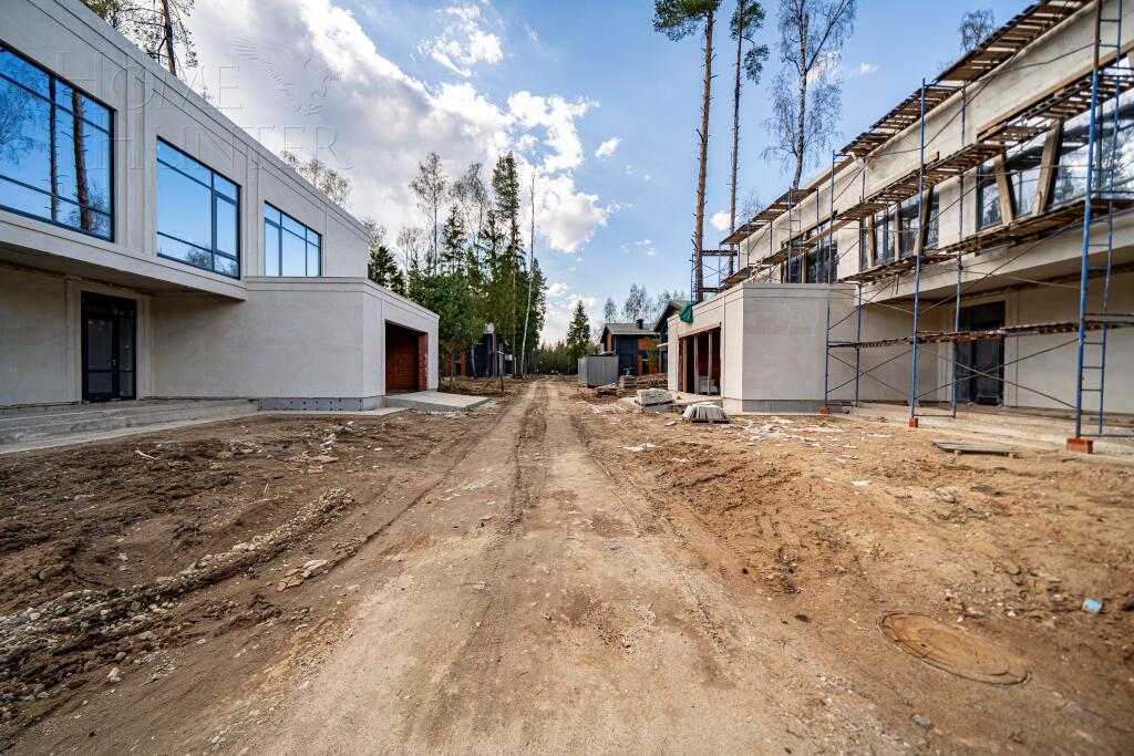 2-этажный коттедж 549 м² без отделки