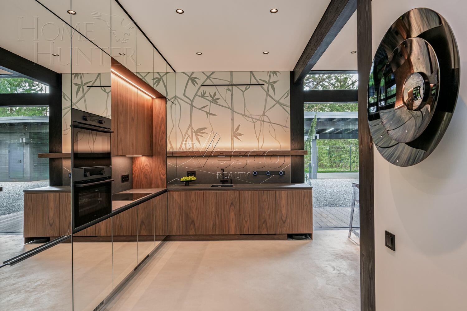 2-этажный коттедж 300 м² с отделкой