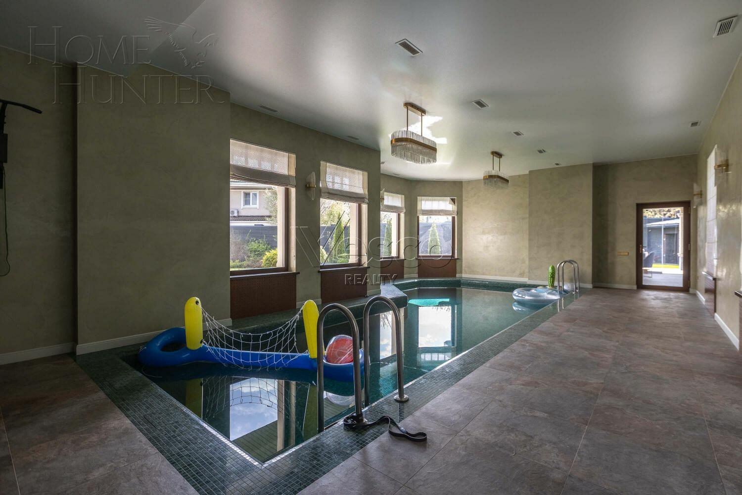 2-этажный коттедж 700 м² с отделкой