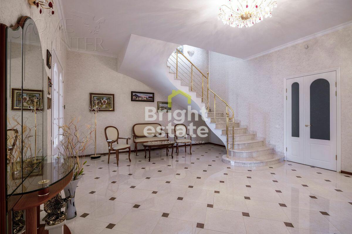 2-этажный коттедж 820.8 м² с отделкой