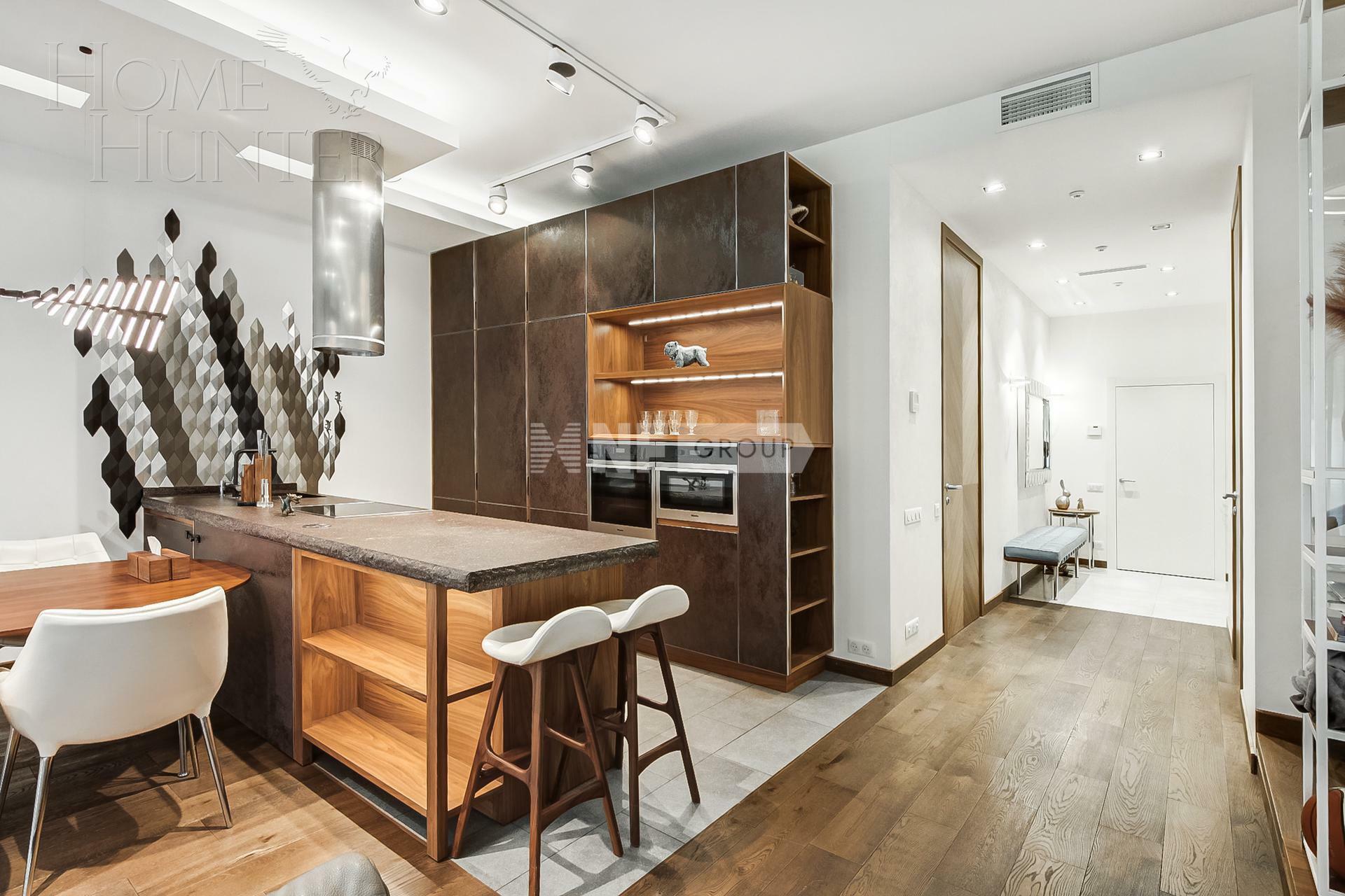 2-УРОВНЕВЫЙ ТАУНХАУС С ОТДЕЛКОЙ 236 М² НА 1 ЭТАЖЕ